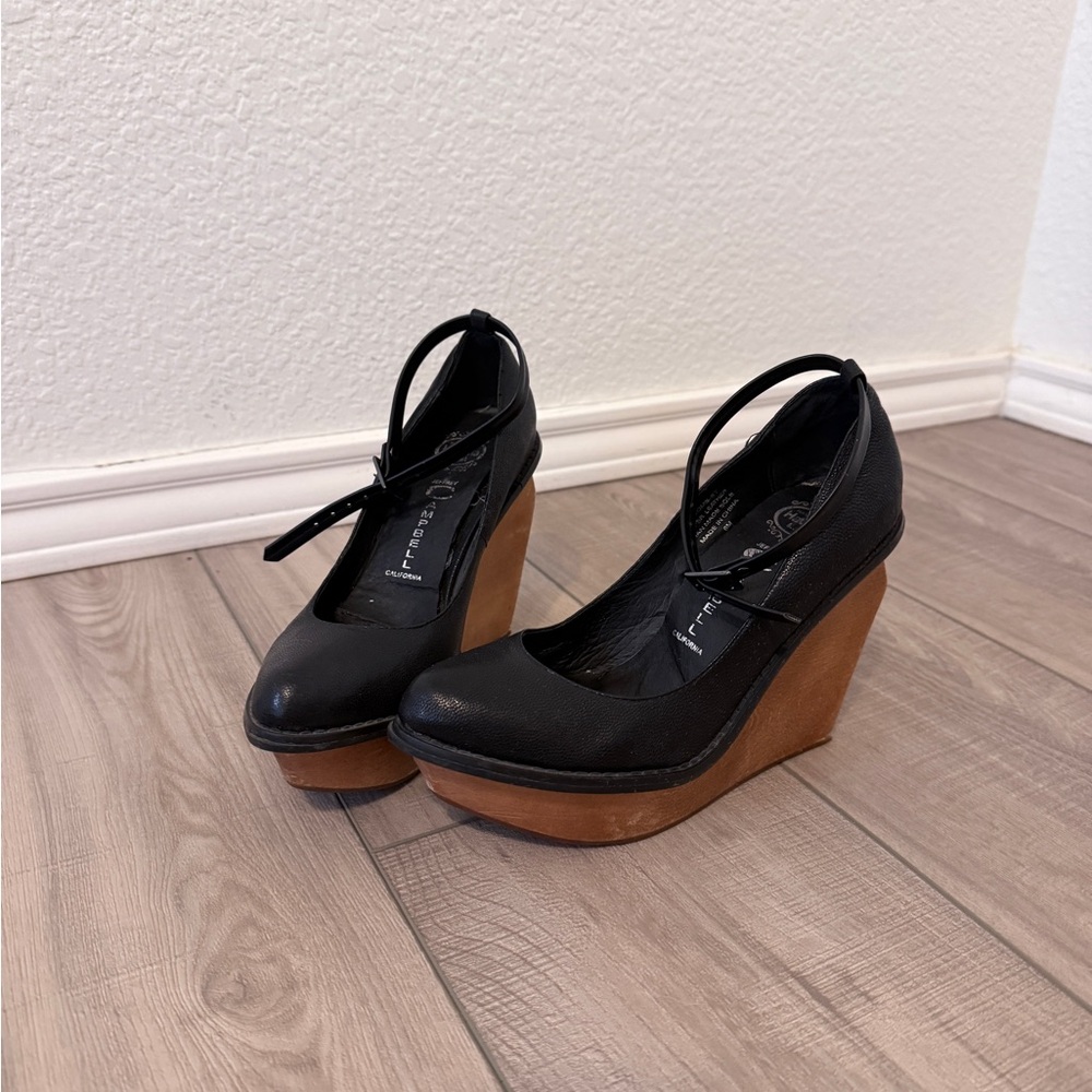 Jeffrey Campbell Black Wedge Wood and Leather Cutout Shoes 6M